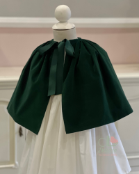 Capa de terciopelo verde...